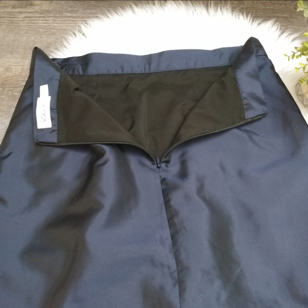 Eliza J Navy Blue Ruffle Midi Skirt
Size 12 - Picture 8 of 12